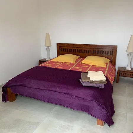 Ds Terre Blanche شقة